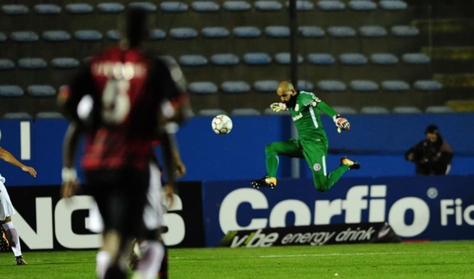 "Sofremos mais do que devíamos", reconhece Danilo Fernandes