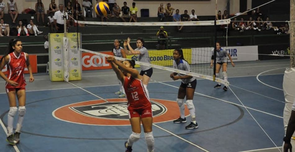 Bradesco e ABC do Vôlei vencem e lideram grupos no Interclubes em Salvador