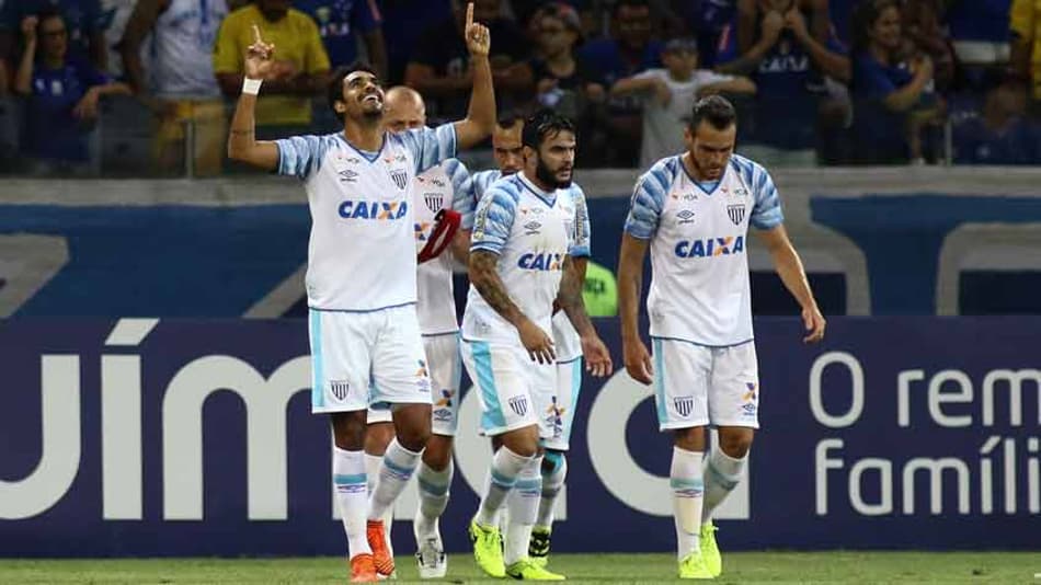 Avaí empata com Cruzeiro e Júnior Dutra destaca desempenho da equipe