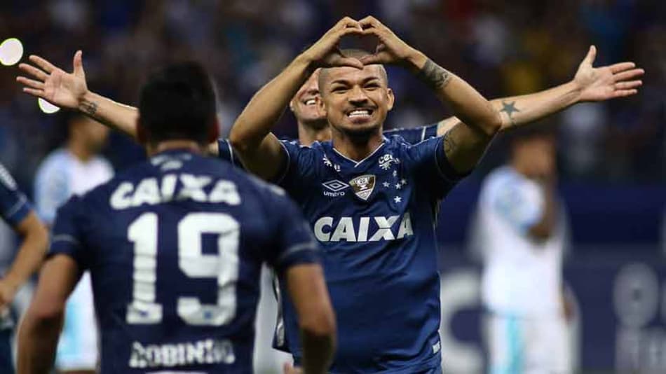 Cruzeiro empata com Avaí e Judivan comemora retorno