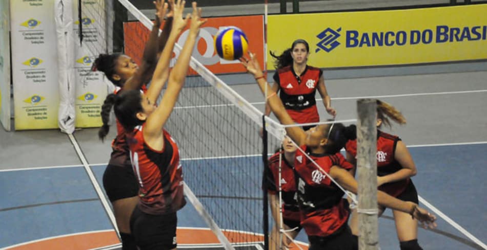 Flamengo, Fluminense e Botafogo vão às quartas com vitória no Interclubes de Vôlei em Salvador
