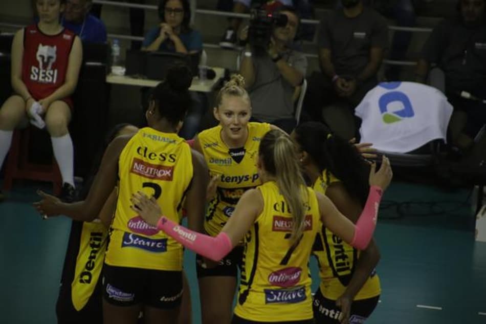 Ninguém para! Dentil/Praia Clube vence Sesi e mantém invencibilidade