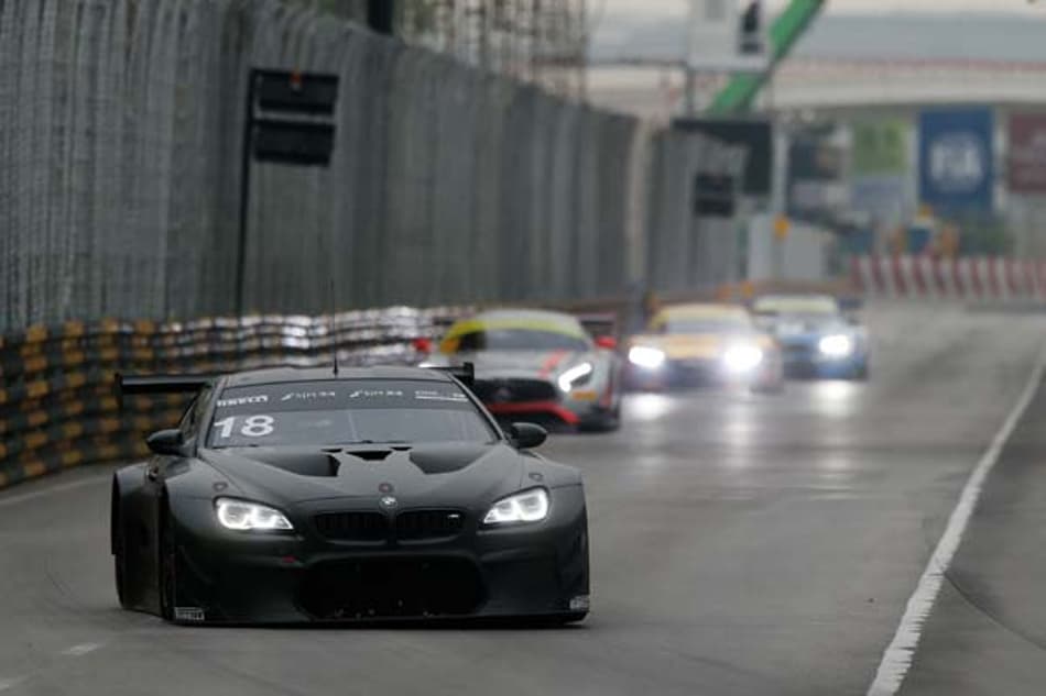 FIA GT: Com grande largada, Farfus comemora 2º lugar na corrida classificatória em Macau