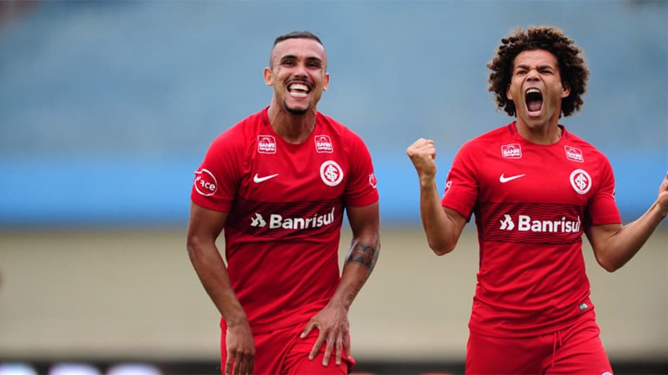 Camilo e Pottker destacam parceria em vitória do Internacional