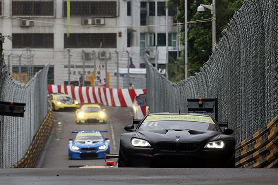 Farfus conquista 4º lugar em final agitada no FIA GT World Cup em Macau