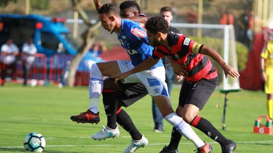 Após sair na frente, Vitória cede empate ao Cruzeiro no Barradão