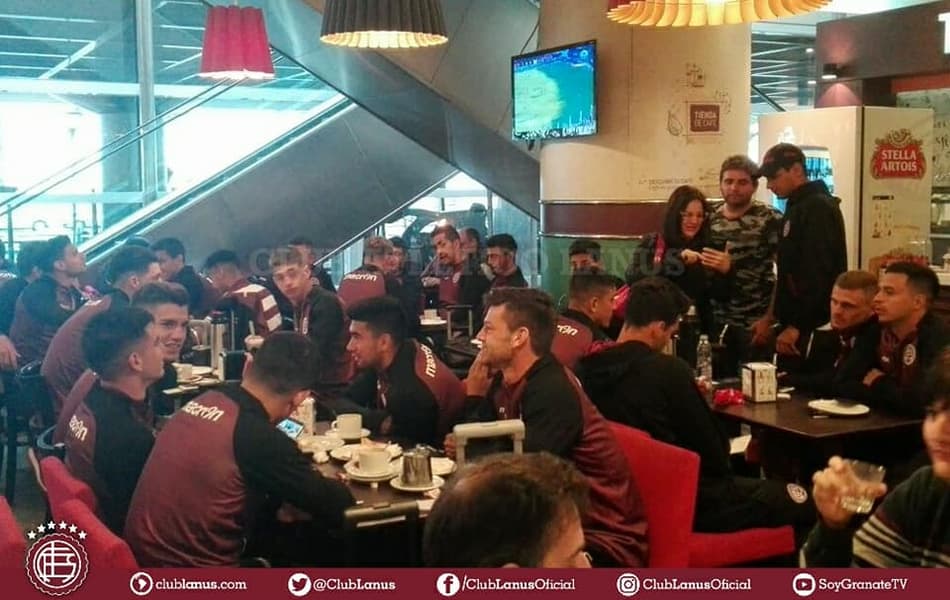 Sem alarde, Lanús chega a Porto Alegre para decisão