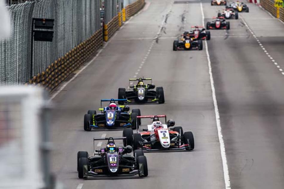 VÍDEO: A “disputa do ano”, entre Sette Câmara e Habsburg na última volta do GP de Macau