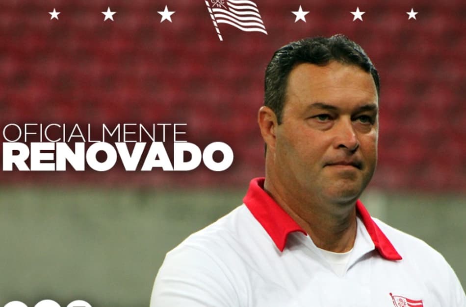 Náutico renova o contrato do técnico Roberto Fernandes