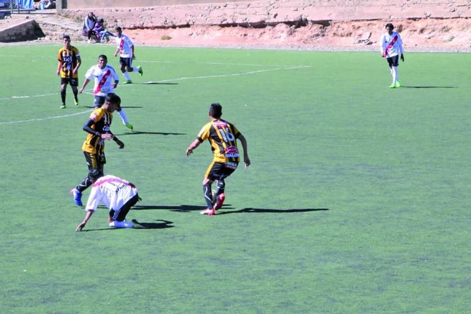 Jogadores do The Strongest são punidos com alegação de indisciplina