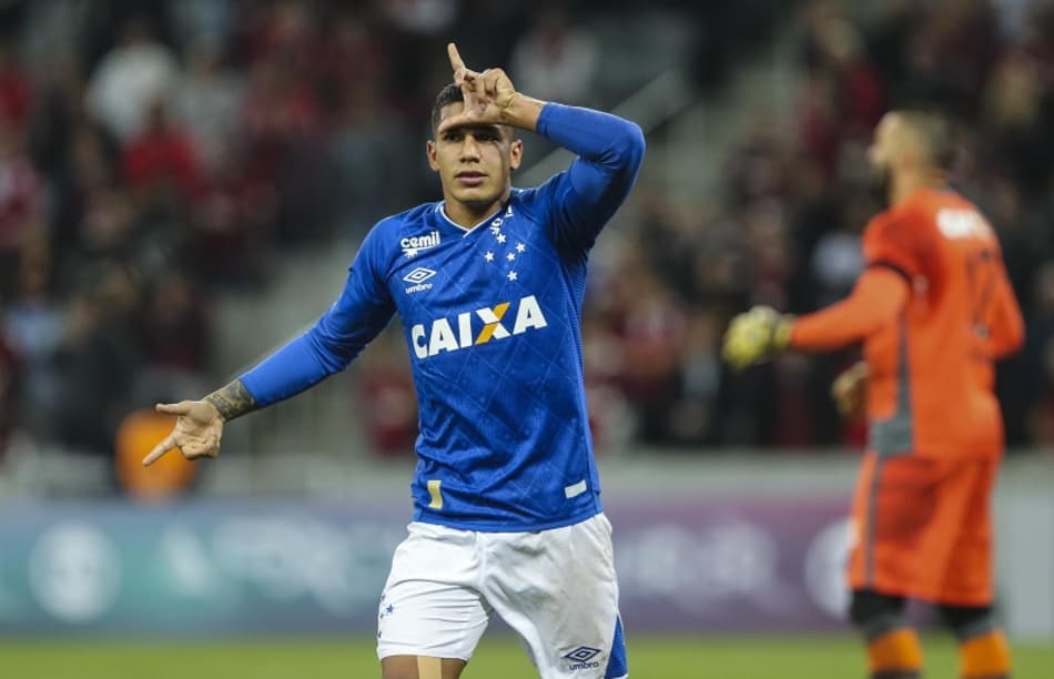 Romero se diz satisfeito com rendimento no Cruzeiro