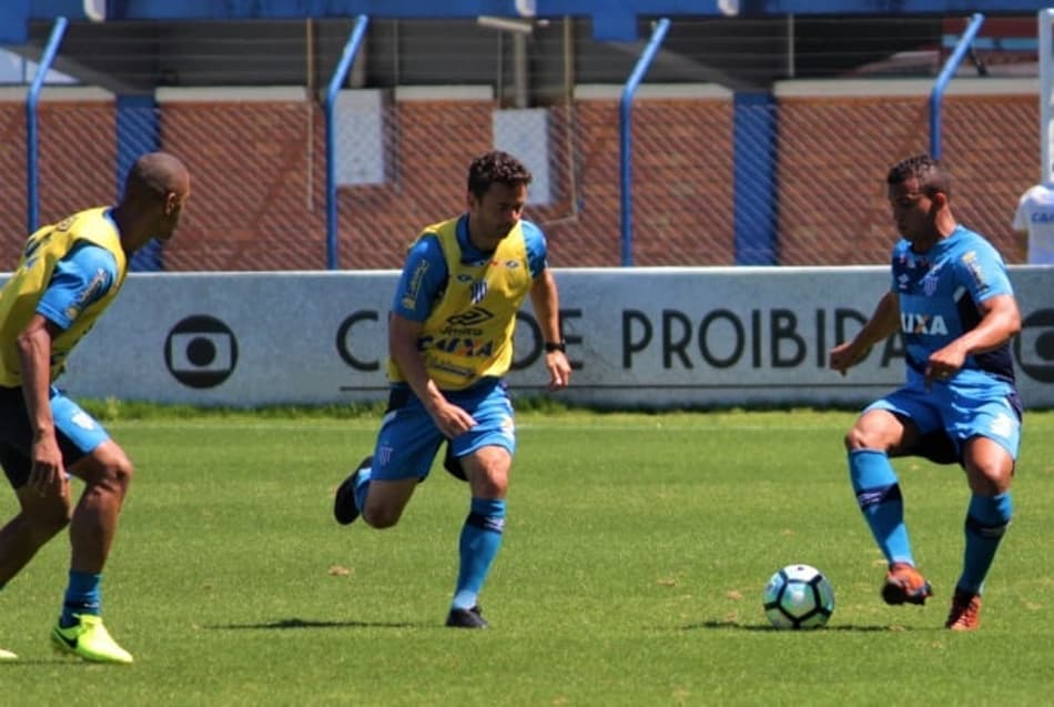 Além de Junior Dutra, Romulo vira dúvida para jogo contra o Atlético-PR