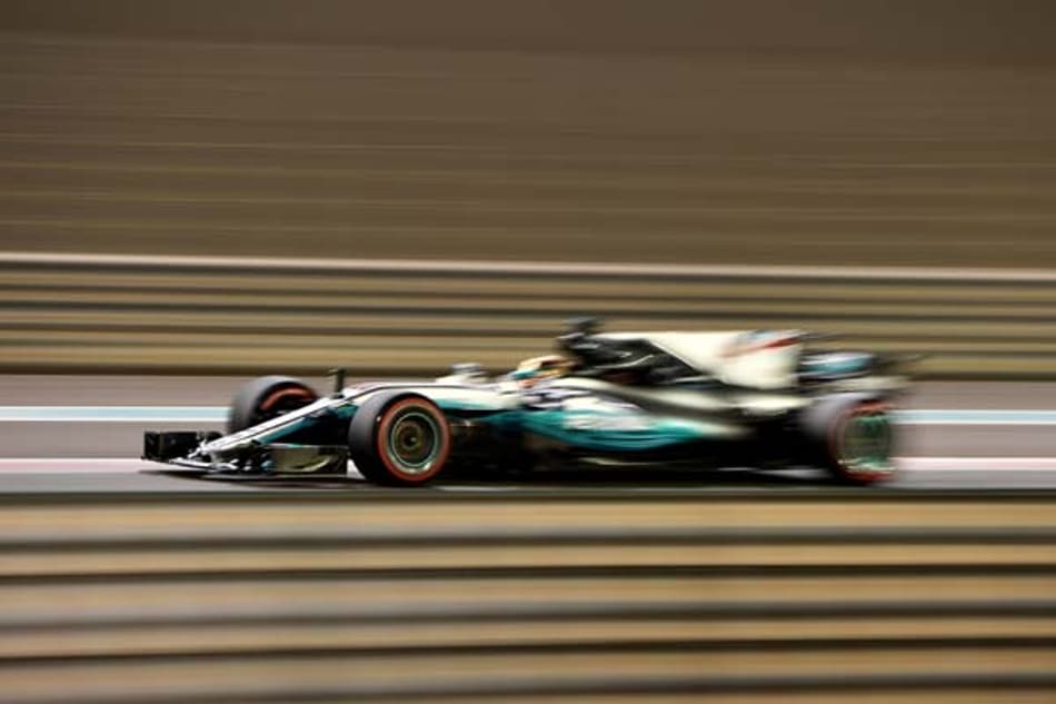 F1: Hamilton “animado” com bom início da Mercedes em Abu Dhabi