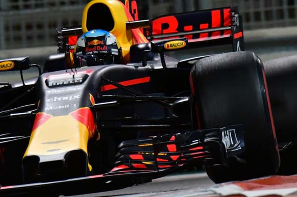 FÓRMULA 1: Ricciardo acredita em superioridade da Mercedes e Ferrari na qualificação