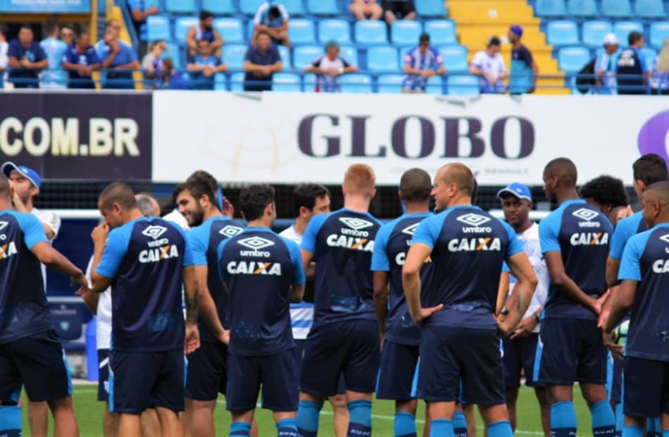 Relacionados, Romulo e Júnior Dutra seguem como dúvida contra o Furacão