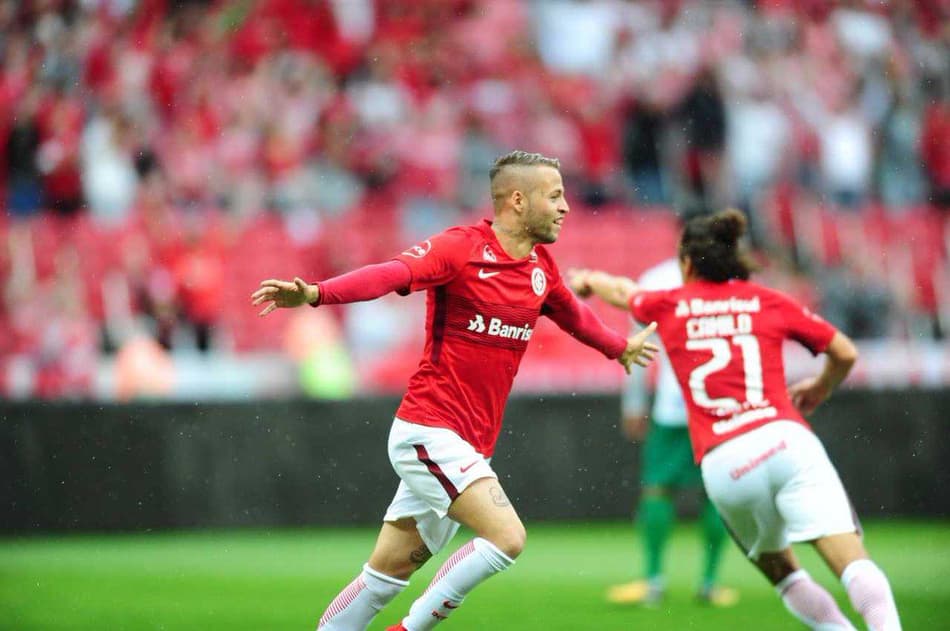 Nico López revela que está perto de renovar com o Inter