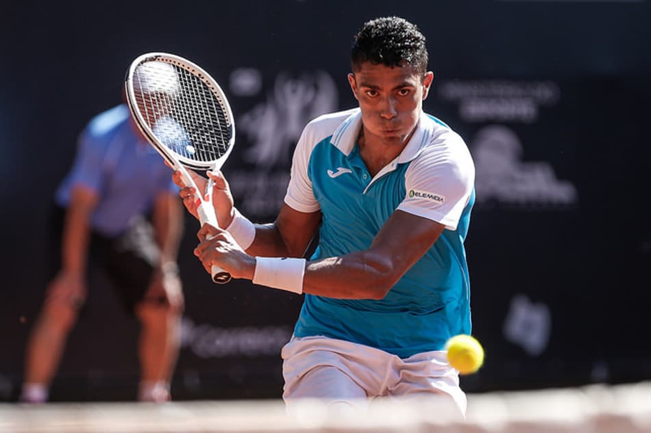 Monteiro lamenta abandono contra top 15 e busca recuperação para Australian Open