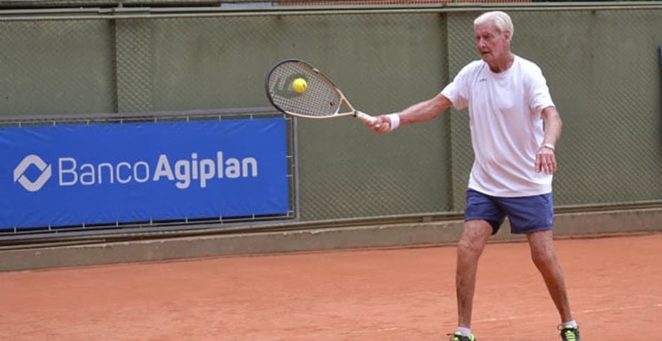 Morre aos 88 anos John Powless, primeiro treinador de Arthur Ashe
