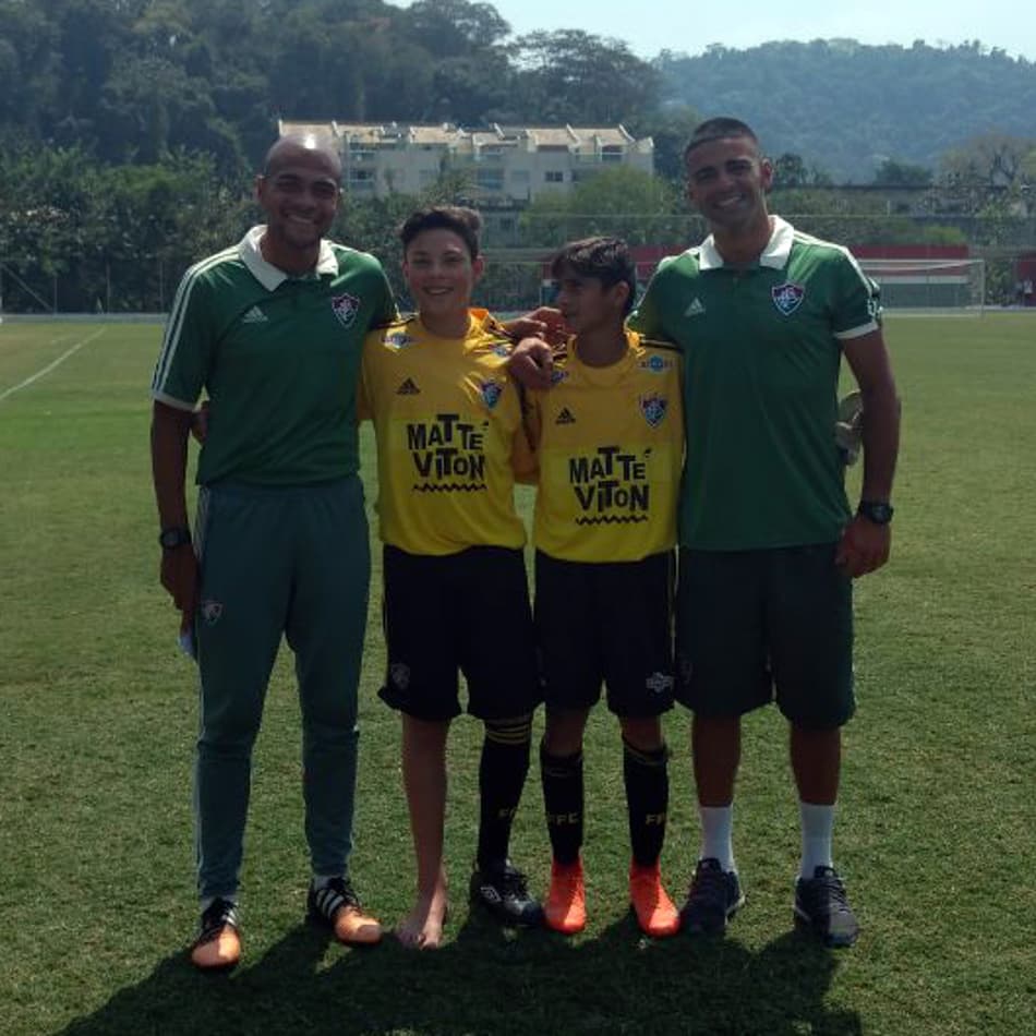 Goleiro Paulo Victor segue rotina de preparação e estudos à espera de fechar com clube para 2018