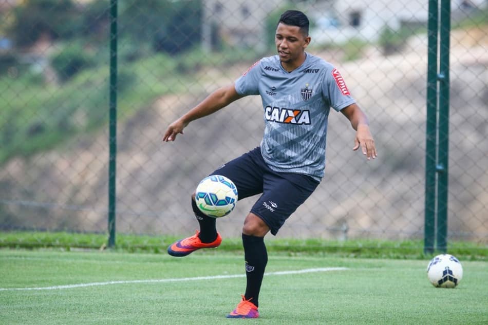 Volante Yago analisa Atlético-MG mais forte e veloz com novos reforços