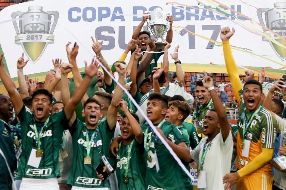 Palmeiras bate Corinthians nos pênaltis e vence Copa do BR sub-17