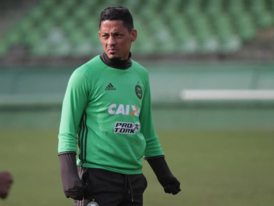 Atlético-GO deve anunciar contratação de Tomas Bastos nos próximos dias