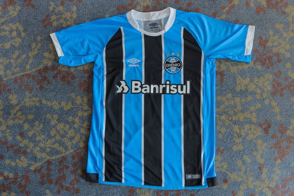 Regra da Fifa faz camisa do Grêmio passar por mudanças para o Mundial de Clubes