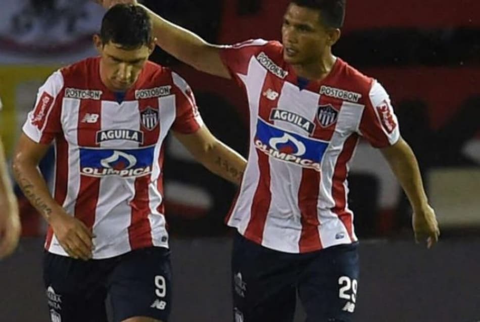 Roberto Ovelar deixa o Junior Barranquilla após escândalo com Teo Gutiérrez