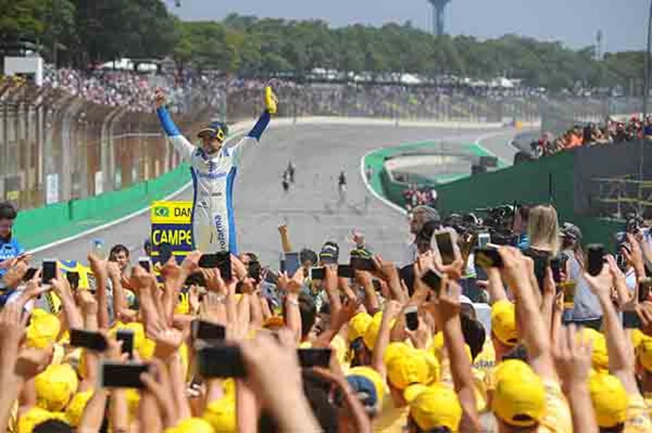 Novo campeão da Stock Car, Serra define: "mais importante que Le Mans"