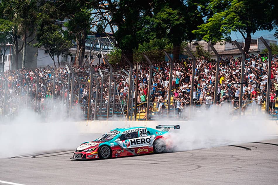 Augusto Farfus completa estreia na Stock Car com 7º lugar em Interlagos