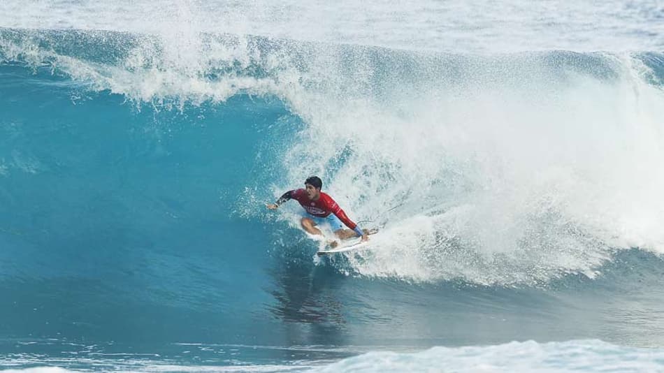 Medina vence Payne e mantém sonho vivo do título mundial no Havaí