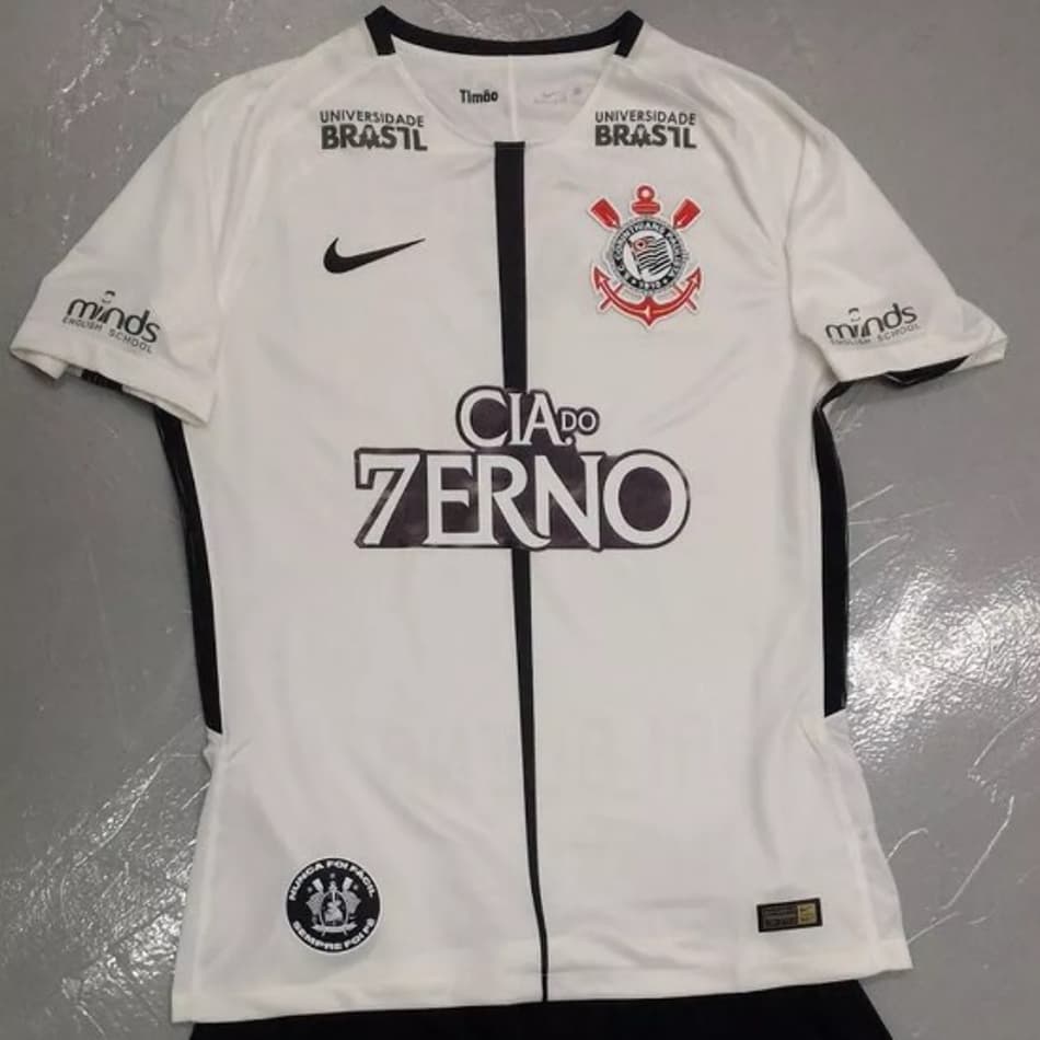 Corinthians anuncia renovação de patrocínio e busca master para 2018
