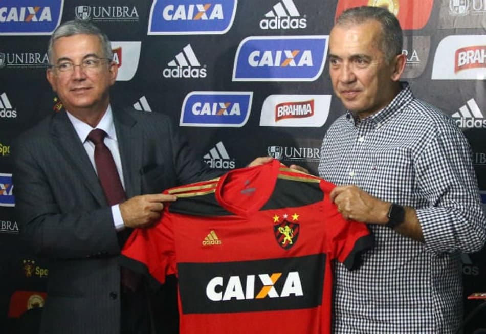 Nelsinho Baptista é apresentado ao Sport: “O sentimento é de felicidade”