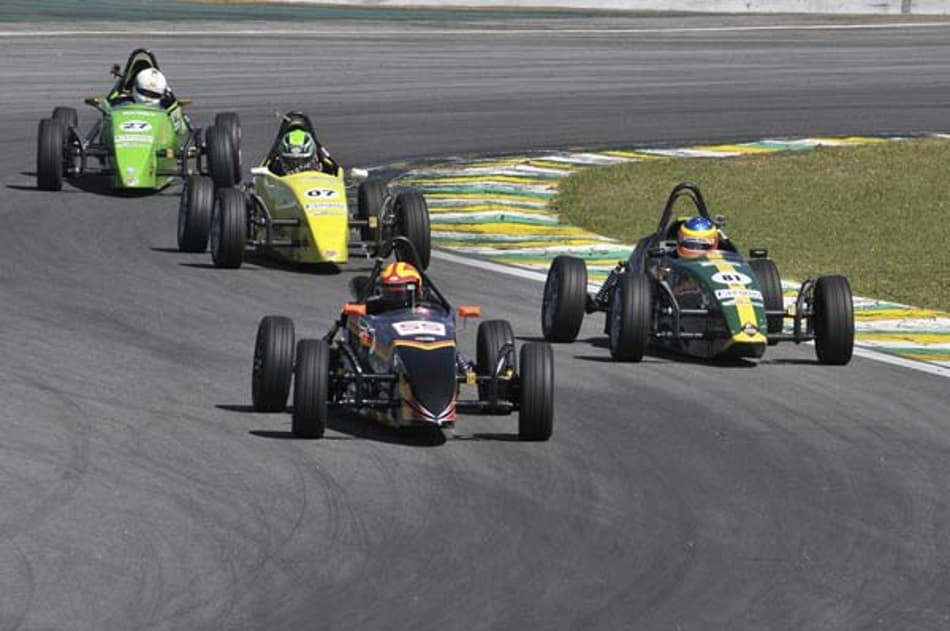 Duelo de gerações marca a decisão da Fórmula Vee em Interlagos