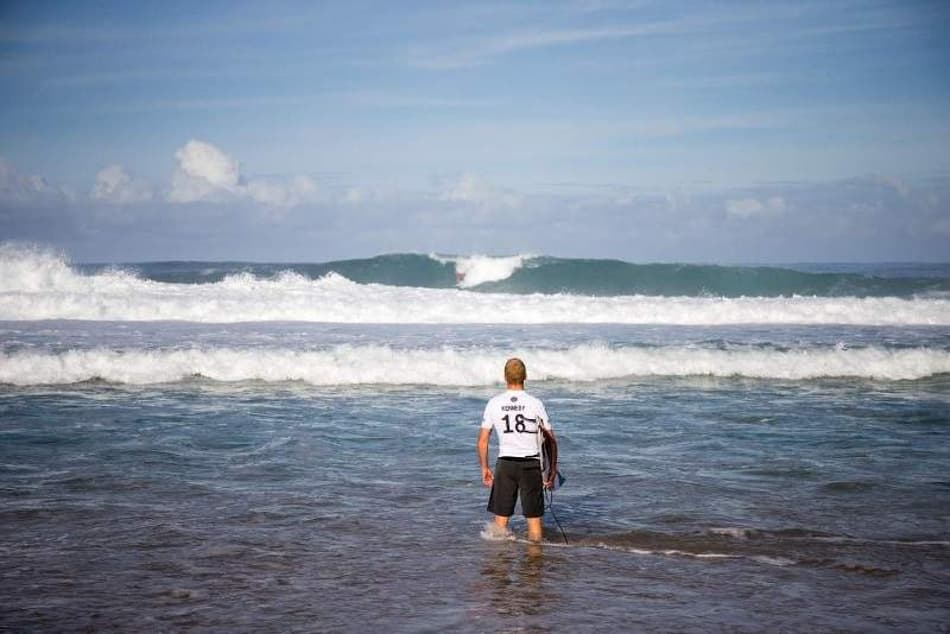 Em Oahu, Pipeline Masters é adiado pelo quinto dia seguido