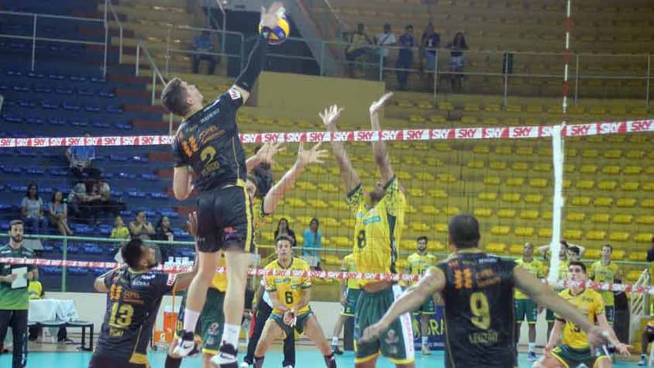 SUPERLIGA MASCULINA 17/18: Ponta Grossa Caramuru leva a melhor sobre o Montes Claros Vôlei