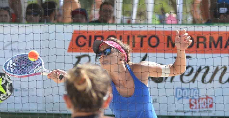 Favoritos avançam às semis em Garopaba (SC). Catarinense é surpreendida