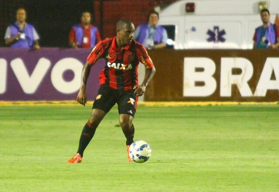 Sem espaço no Sport, volante Ronaldo deve jogar no futebol paulista