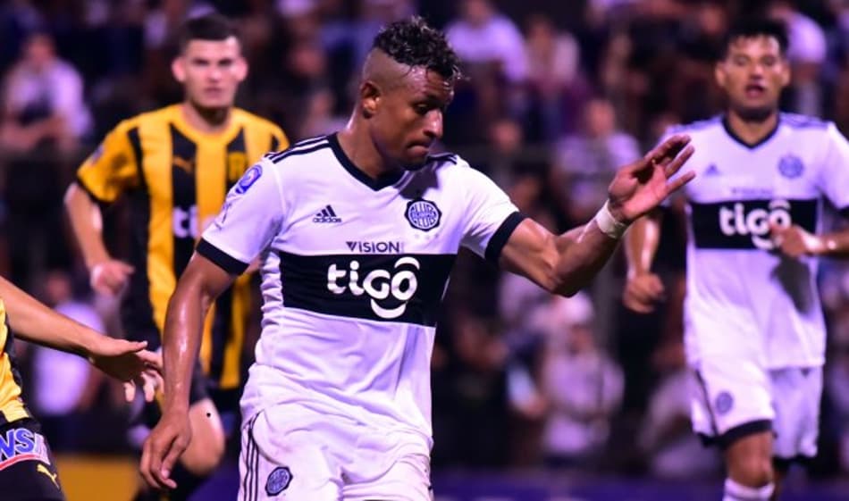 Junior Barranquilla está perto de anunciar zagueiro colombiano do Olimpia