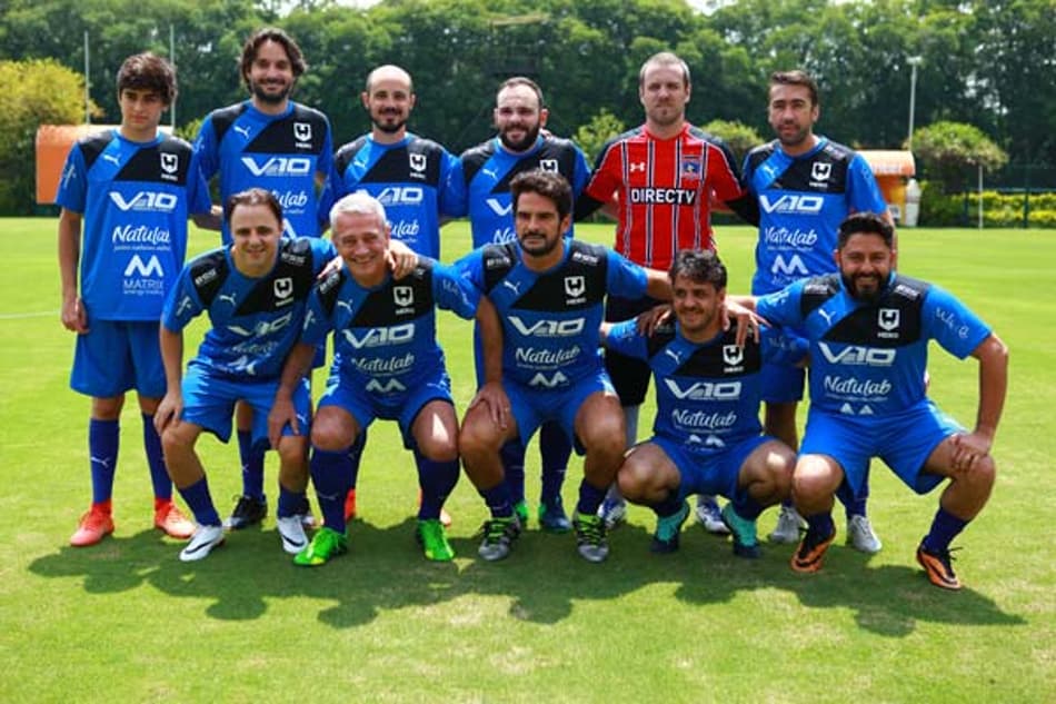 Futebol V10 de pilotos tem dia memorável com Felipe Massa e companhia