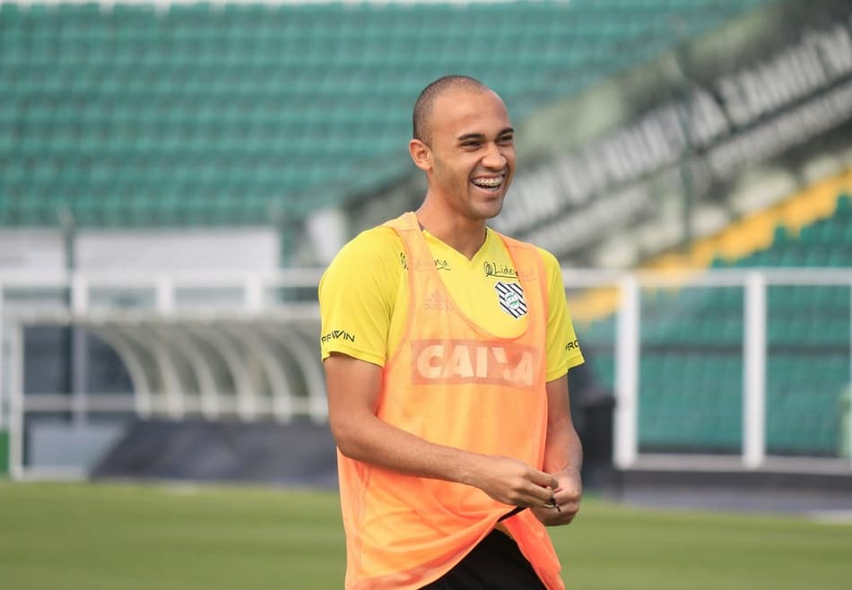 Lateral-direito do Figueirense pode ser anunciado pelo Internacional
