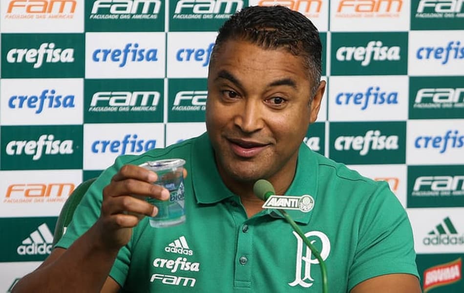 Roger vê semelhanças entre seu estilo de jogo e o do sub-20 do Verdão