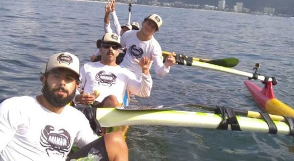 Após 9 horas no mar, remadores concluem 1º dia de maior expedição de canoa do país