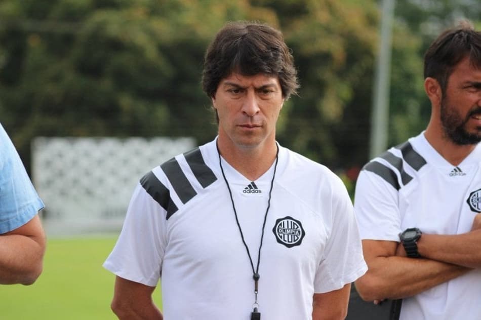 Apresentação de técnico do Olimpia é marcada por empolgação e cautela