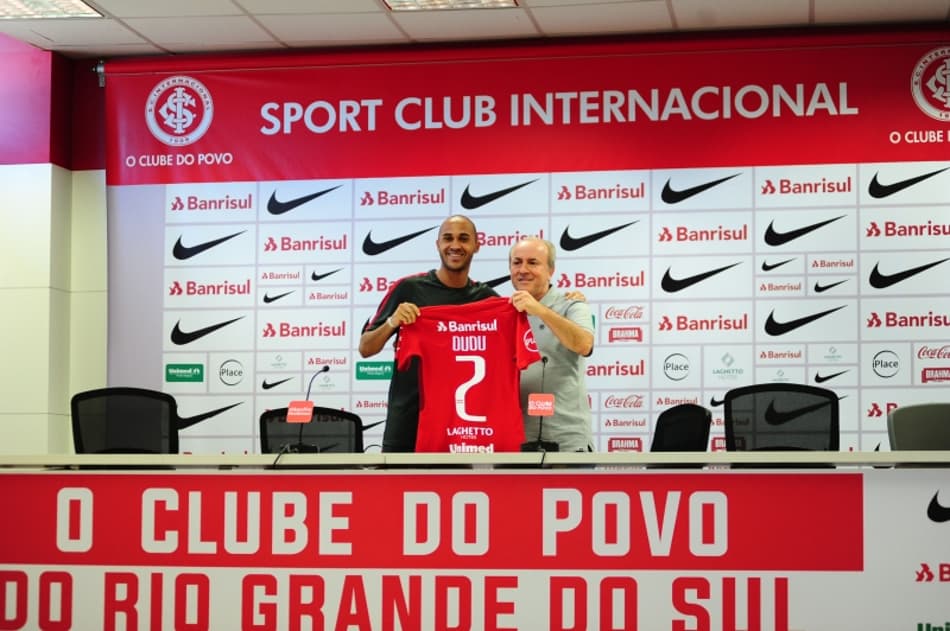 Dudu e Gabriel Dias são apresentados pelo Internacional
