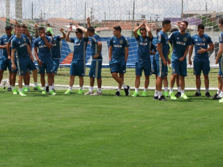 Destaque no América-MG, meia Ruy retorna e é a aposta do Coritiba