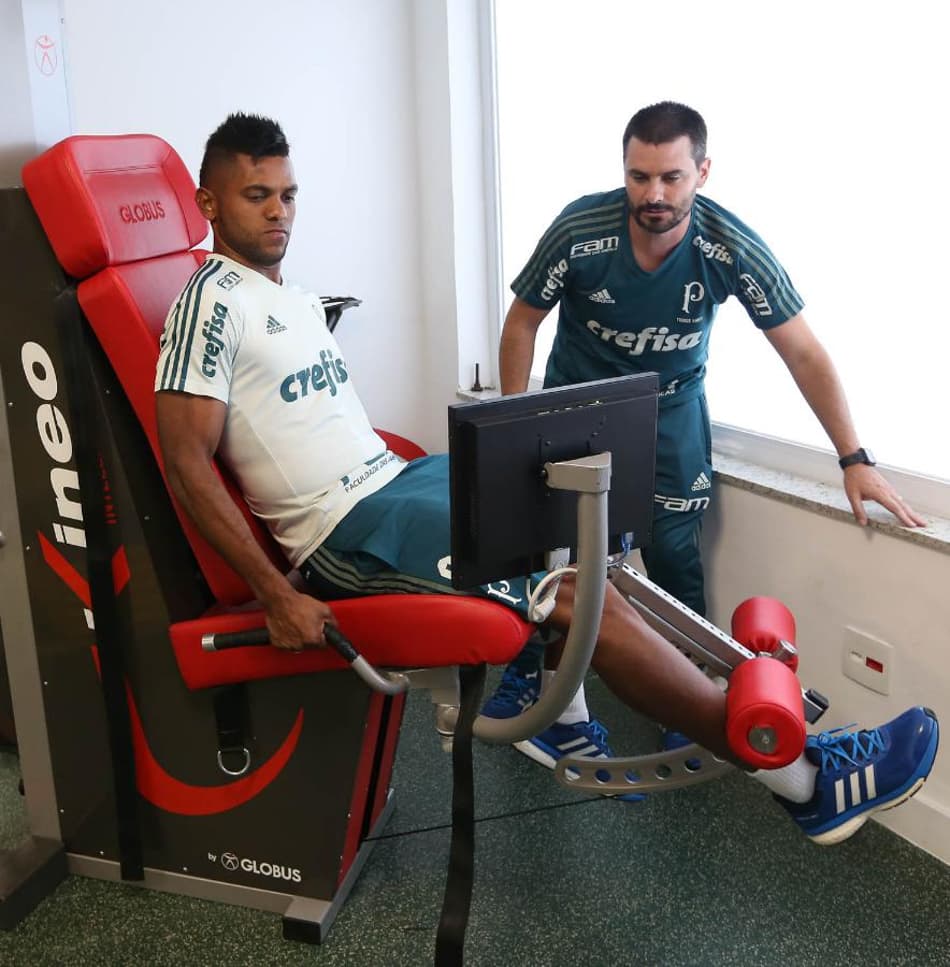 Guerra e Borja fazem treino físico no Palmeiras; Mina não vai à Academia