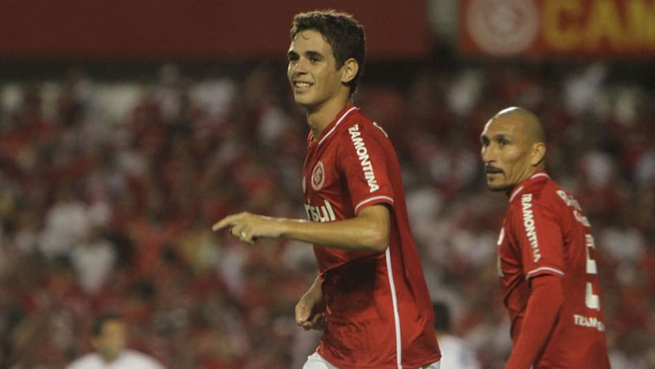 Em série no seu perfil, Oscar fala sobre passagem no Internacional