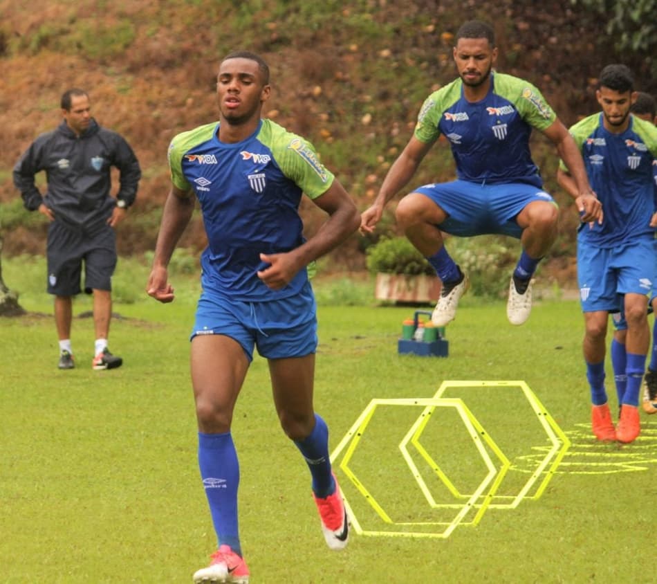 Jóia da base do Avaí espera se firmar na equipe profissional do Leão da Ilha
