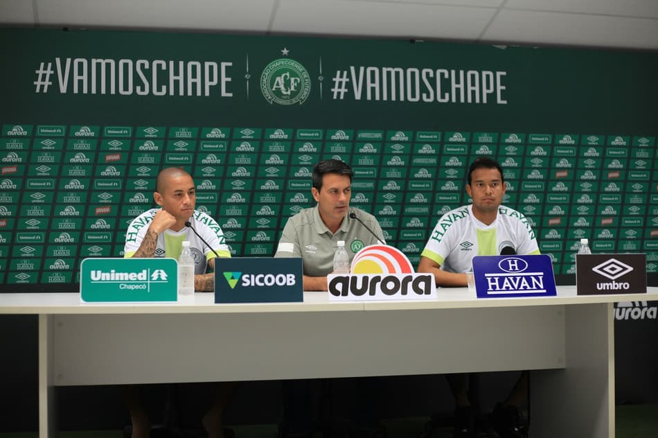 Chapecoense apresenta reforço e confirma Wellignton Paulista por mais duas temporadas